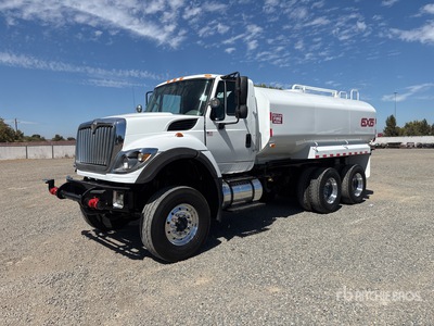 2014 International 7500 4000 gal 6x6 Camion cisterna de agua