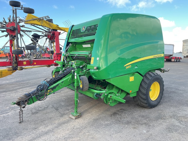 2017 John Deere 960 Round Baler