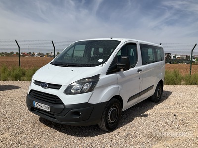 2015 Ford Transit Custom 6 Passenger Van