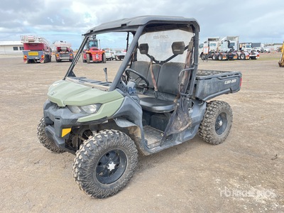 2017 Can-Am 8WHG 4x4 Utility Vehicle
