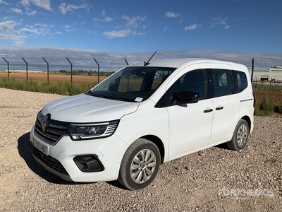2023 Renault Kangoo Combi 5 Passenger Van