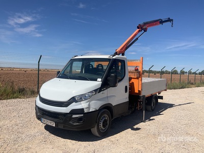 Palfinger PK2900 Knuckle Boom on 2017 Iveco 35S14N 4x2 Flatbed Truck w/Crane