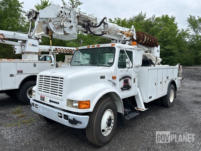 1997 International 4900 Digger Derrick Truck