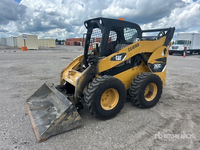 2012 Cat 262C2 شاحنة جرافة