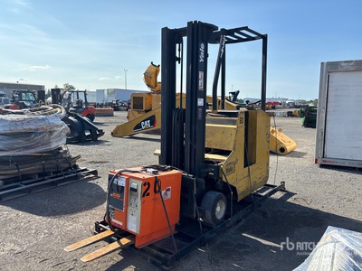 Yale ESC030ABN24SE083 3000 lb Electric Forklift