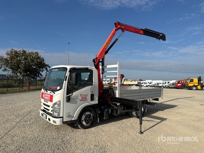 2020 Palfinger PK3400B 990 kg on 2020 Isuzu N1R Camion à plate-forme avec grue