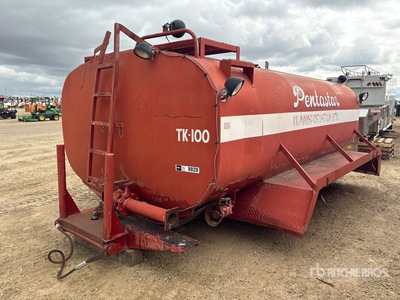 14 ft Réservoir d'eau - Fits Foremost Delta Articulated Water Truck