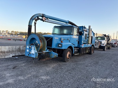 Vac Con V390LHA on 2000 Volvo WG 4x2 Vacuum Excavator Truck