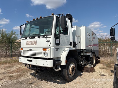 2007 Elgin Eagle on 2007 Sterling SC8000 Camion barredora