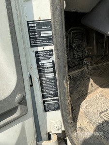 2007 Elgin Eagle F on 2007 Sterling SC8000 Camion balai
