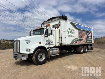 2015 Kenworth T800 8x4 Peterson BT60C Mulch Blower Truck
