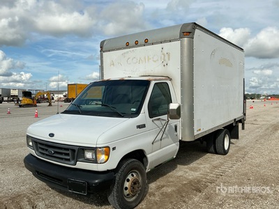 2002 Ford E350 Furgonetka