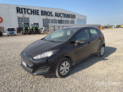 2015 Ford Fiesta 自動車