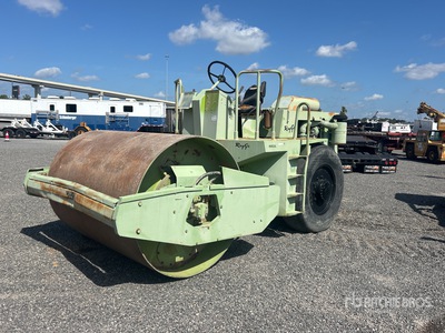 Raygo 404B Smooth Drum Compactor