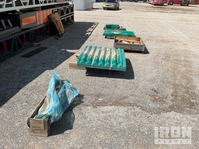 Set of Dies - Fits Metso LT105 or C105 Jaw Crusher
