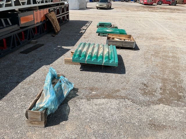 Set of Dies - Fits Metso LT105 or C105 Jaw Crusher