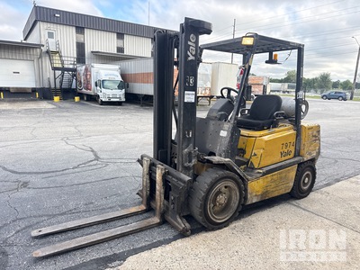 Yale GLP060TGNUAV087 6000 lb Pneumatic Tire Forklift