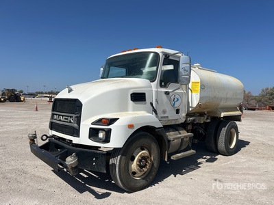 2023 Mack MD624R 4x2 散水車