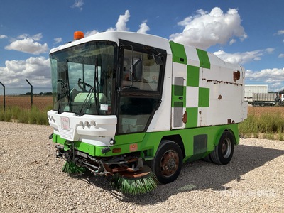 2007 Ravo 560 Sweeper Truck