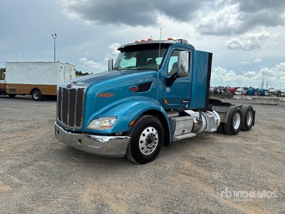 2015 Peterbilt 579 Tri/A Day Cab Truck Tractor