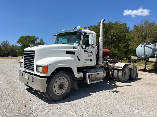2015 Mack CHU613 6x4 T/A Day Cab Truck Tractor