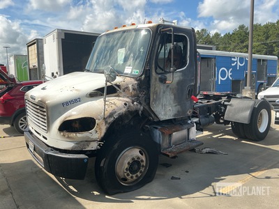 2008 Freightliner M2 Cabeza Tractora Cabina Corta (Inoperable)