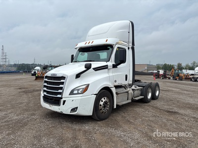 2020 Freightliner Cascadia 126 6x4 T/A Day Cab Truck Tractor