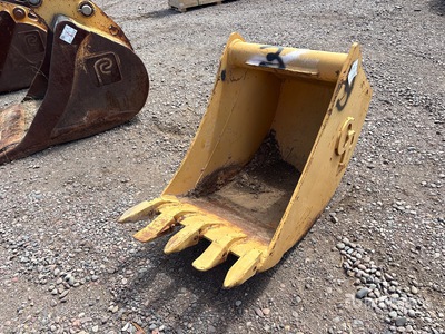 C & P 24 in Q/C Backhoe Loader Bucket - Fits John Deere 710J