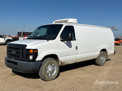 2013 Ford E-350 Econoline 4x2 Refrigerated Truck