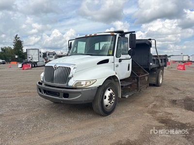 2007 International 4300 4x2 ダンプトラック（S/A）