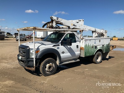 2013 Ford F-550 Super Duty XL Camion à Plateau