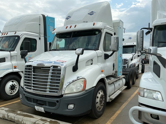 2015 Freightliner Cascadia CNG 6x4 T/A Day Cab Truck Tractor