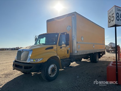 2009 International 4300 SBA 4x2 Camion fourgon