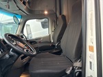 Cab with Seats/armrests