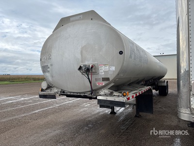 2001 Brenner MC406 10000 gal T/A Remorque-citerne