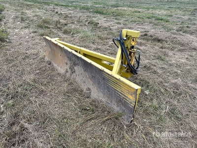 Degelman 9 ft 4 Way Schiebeschild