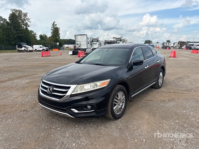 2013 Honda Crosstour 2WD を見 SUV