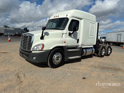 2015 Freightliner Cascadia 125 6x4 T/A Slaapcabine Trekker