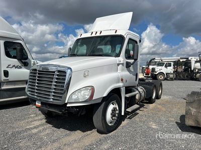 2016 Freightliner Cascadia 125 6x4 T/A Dagcabine Trekker