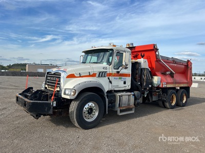 2013 Mack GU713 6x4 Autocarro spazzaneve