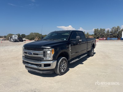 2017 Ford F-350 4x4 Crew Cab Pickup