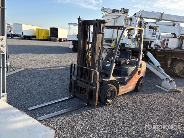 2011 Toyota 8FGU25 4500 lb Forklift