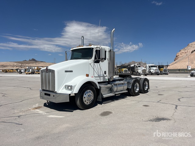 2004 Kenworth T800B 6x4 T/A Day Cab Truck Tractor