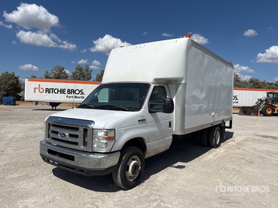2016 Ford E450 4x2 Furgoneta caja cerrada (Inoperable)