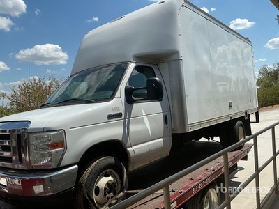2016 Ford E-450 Camion fourgon (Inoperable)