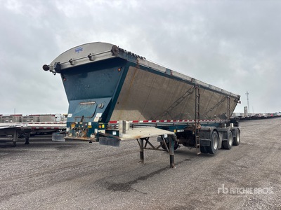 2018 Trail King 38 ft Tri/A Schubbodenauflieger