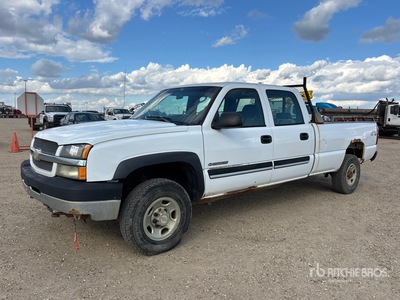 2004 Chevrolet Silverado 2500HD 4x4 Crew Cab Pickup