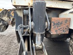 Chassis with Outrigger Cylinders