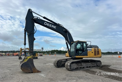 2018 John Deere 300G LC 油圧ショベル