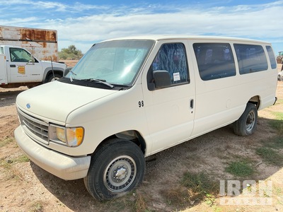 1992 Ford E-350 12 Furgoneta de pasajeros (Inoperable)